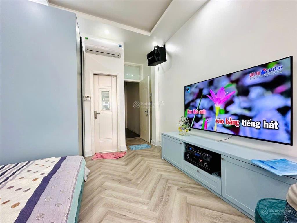 Siêu mẫu xa la hà đông 30m * 7tầng thang máy * giá 9tỷ ful nội thất , 2 oto tránh kinh doanh đĩnh .