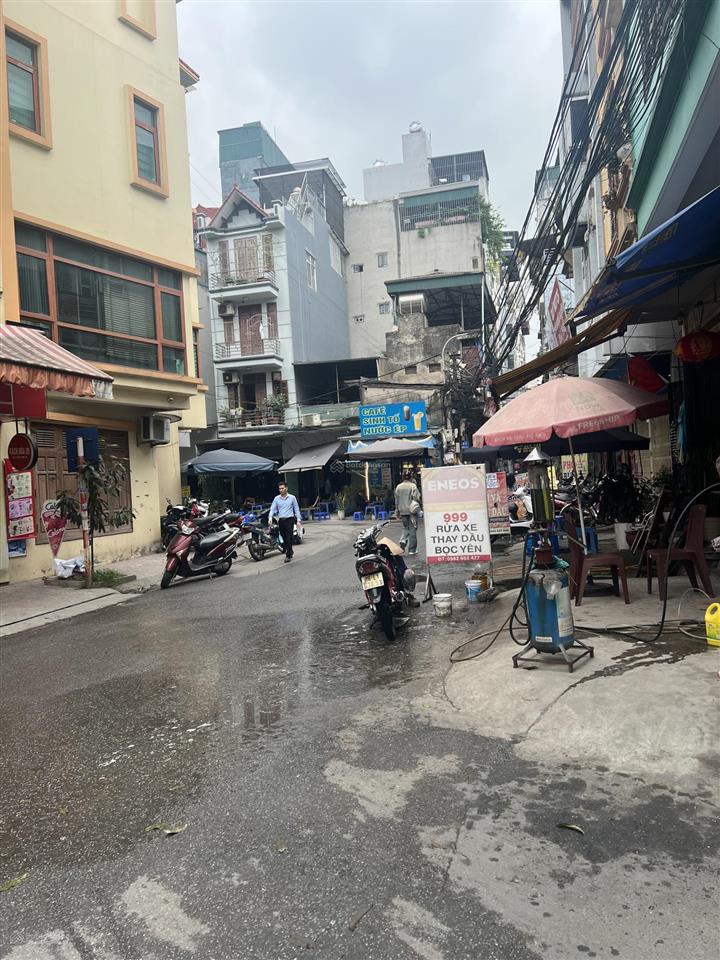 Siêu mẫu xa la hà đông 30m * 7tầng thang máy * giá 9tỷ ful nội thất , 2 oto tránh kinh doanh đĩnh .