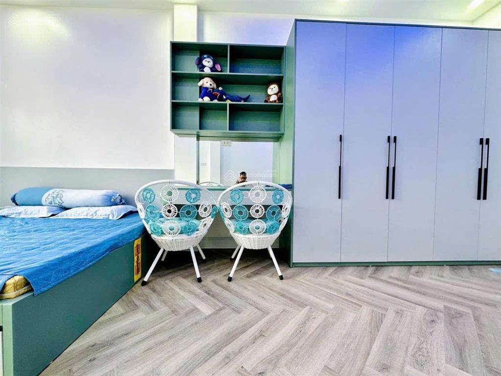 Siêu mẫu xa la hà đông 30m * 7tầng thang máy * giá 9tỷ ful nội thất , 2 oto tránh kinh doanh đĩnh .