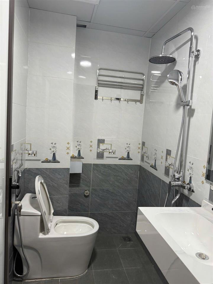 Chính chủ cần bán gấp căn ngô quyền hà đông * 30m2 5t mt4 giá 6tỷ hà đông. dũng 0903 476 ***.