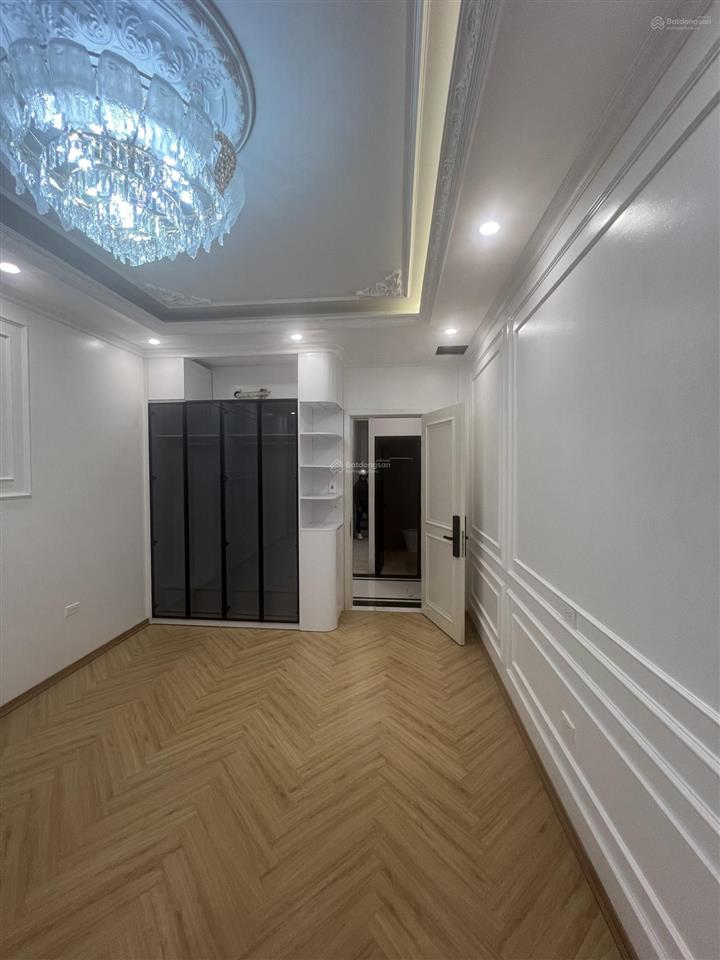 Siêu phẩm liền kề văn phú hà đông, 70m2 * 5tầng thang máy * giá 18tỷ full nội thất, 2 ô tô tránh