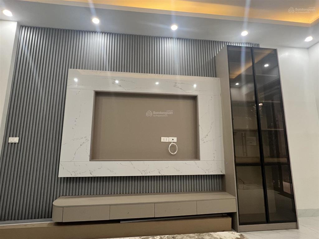 Siêu hoa hậu khu đô thị văn phú hà đông, 90m2 * 5 tầng thang máy* 18tỷ, 3 ô tô tráh, kinh doanh.