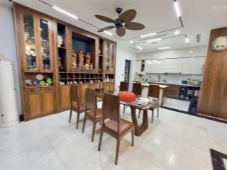 Hoa hậu biệt thự văn phú hà đông, 210m2 * 4 tầng thang máy ful nội thất * giá 34tỷ, 3 ô tô tránh.