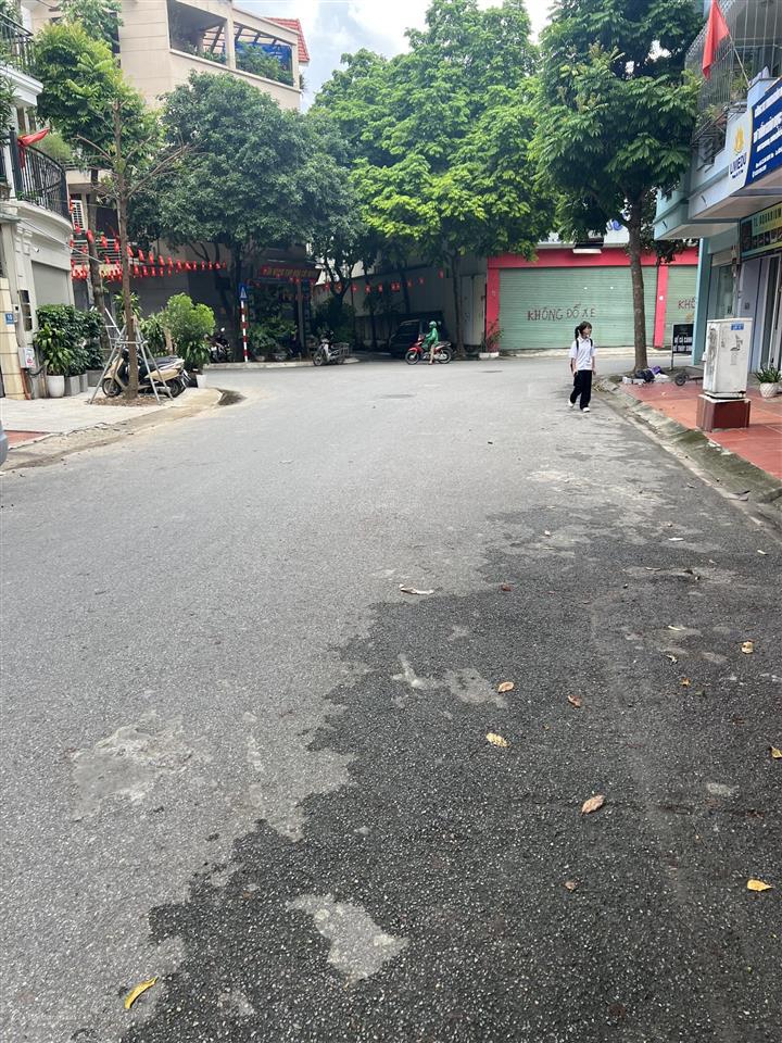 Bán đất đấu giá ô bàn cờ trung tâm xuân mai chương mỹ 80m đường 2 ô tô tránh giá nhỉnh 2 tỷ