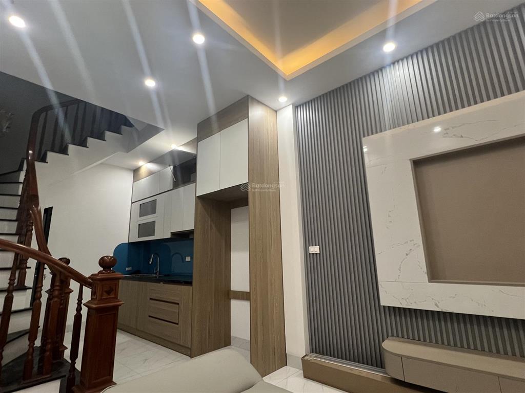 Bán nhà ỷ la dương nội hà đông 43m2, 5 tầng có ô chờ thang máy, giá chỉ 5,3 tỷ, khu dân trí cao