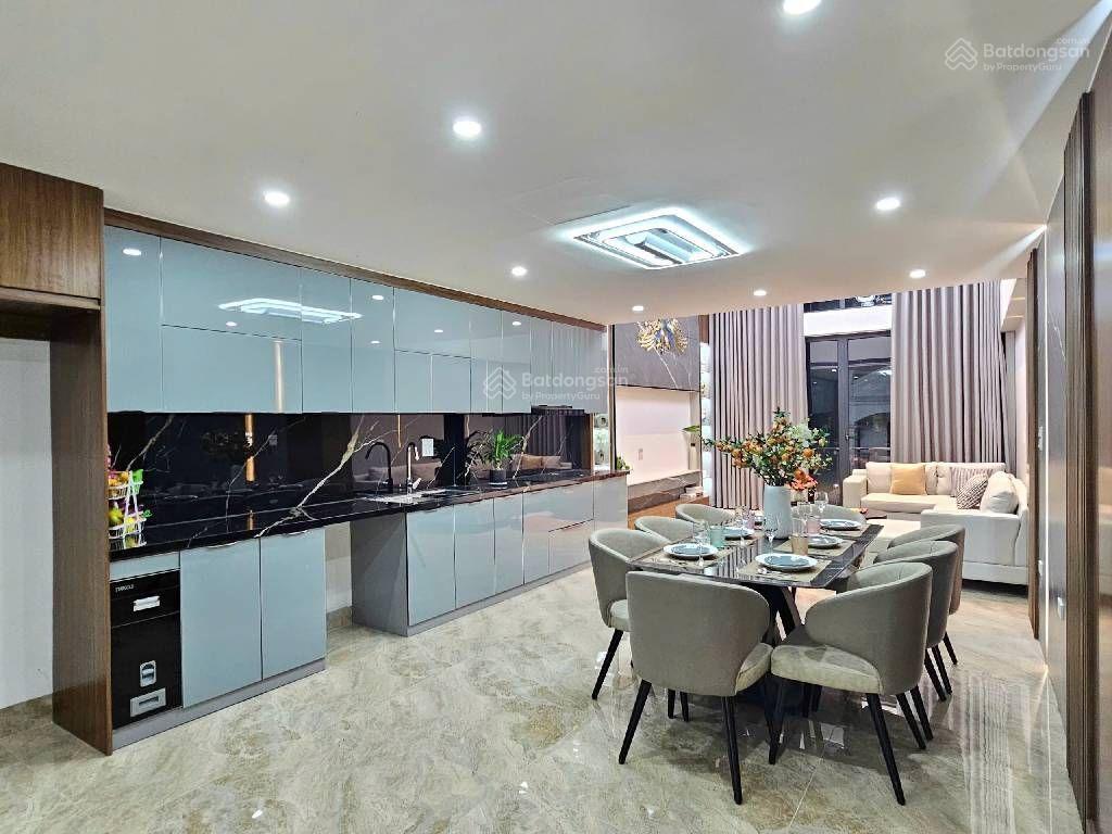 Bán nhà thạch bàn long biên . 6 tầng. mới kính koong. thang máy. 40m. nhỉnh 12 .ty