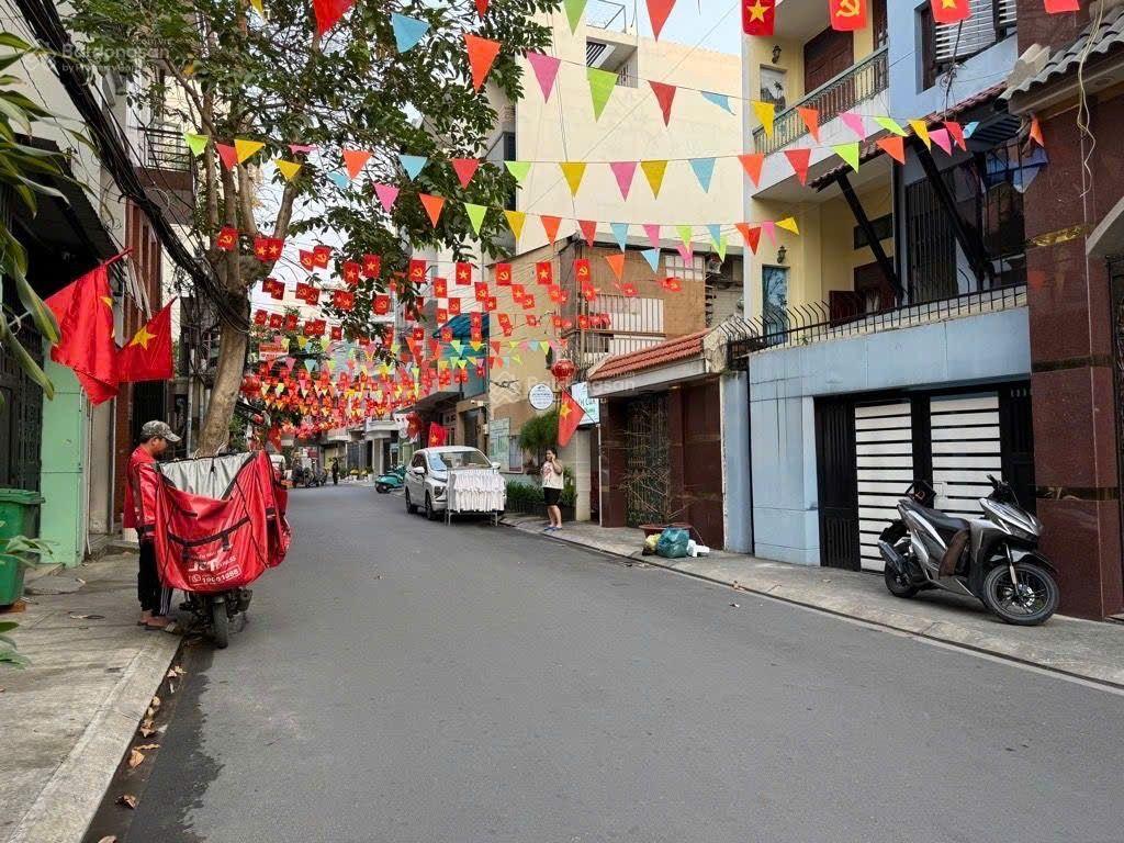 Giảm giá siêu sốc 17 tỷ hạ chào còn 14,6 tỷ  dt lớn  ngang 5m