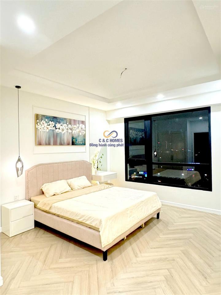 Chính chủ cần bán gấp căn 2pn diện tích 76m2 times city, có slot xe ô tô vĩnh viễn,  0989 840 ***