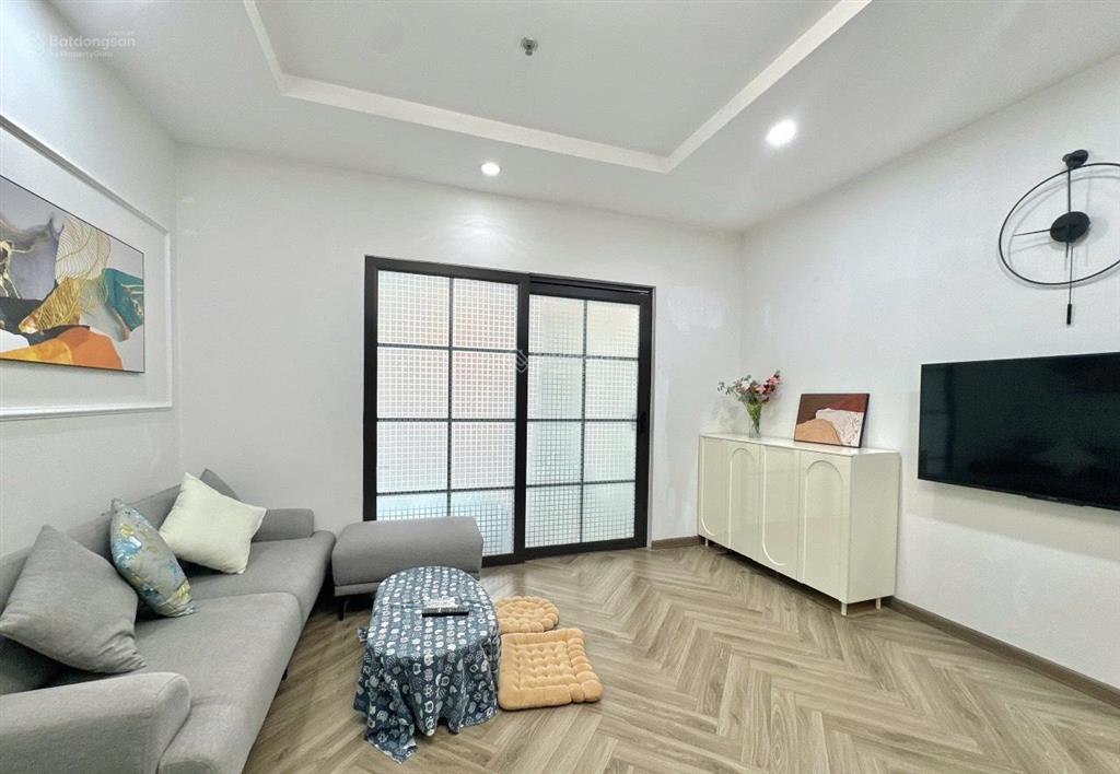 Chính chủ cho thuê căn 1 ngủ vào ở luôn tòa t8 times city view thoáng,  0989 840 ***