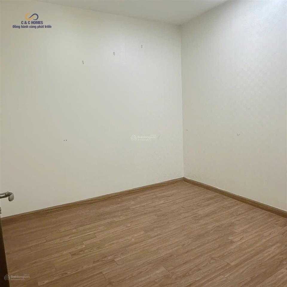 Cho thuê căn 2 ngủ không đồ nhà sạch đẹp, có slot để ô tô nhà sạch đẹp, vào luôn,  0989 840 ***