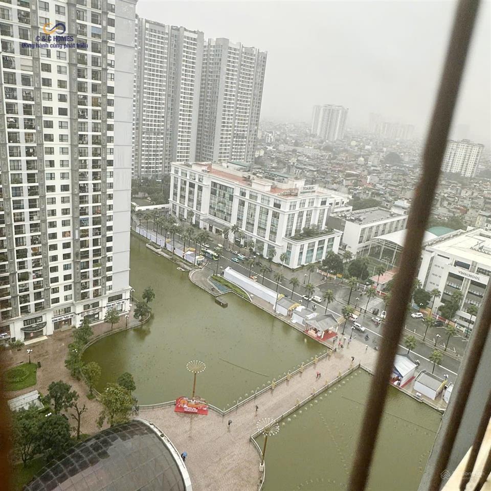Cho thuê căn 2 ngủ không đồ nhà sạch đẹp, có slot để ô tô nhà sạch đẹp, vào luôn,  0989 840 ***