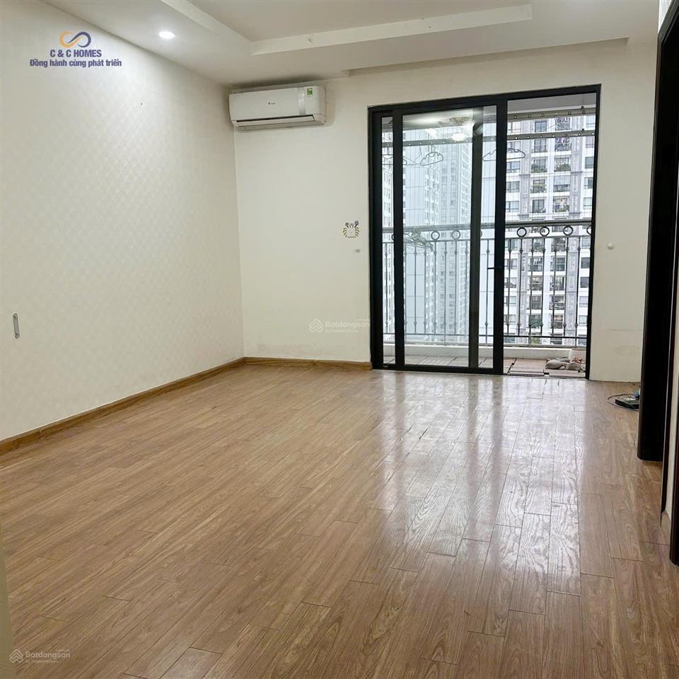 Cho thuê căn 2 ngủ không đồ nhà sạch đẹp, có slot để ô tô nhà sạch đẹp, vào luôn,  0989 840 ***