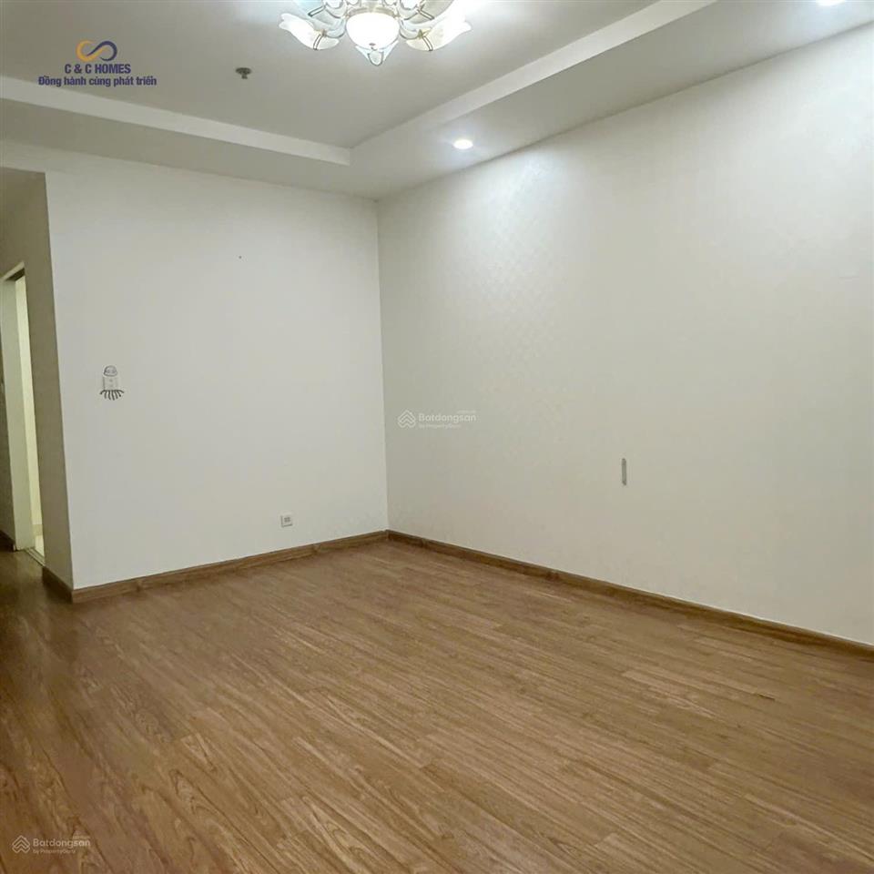 Cho thuê căn 2 ngủ không đồ nhà sạch đẹp, có slot để ô tô nhà sạch đẹp, vào luôn,  0989 840 ***