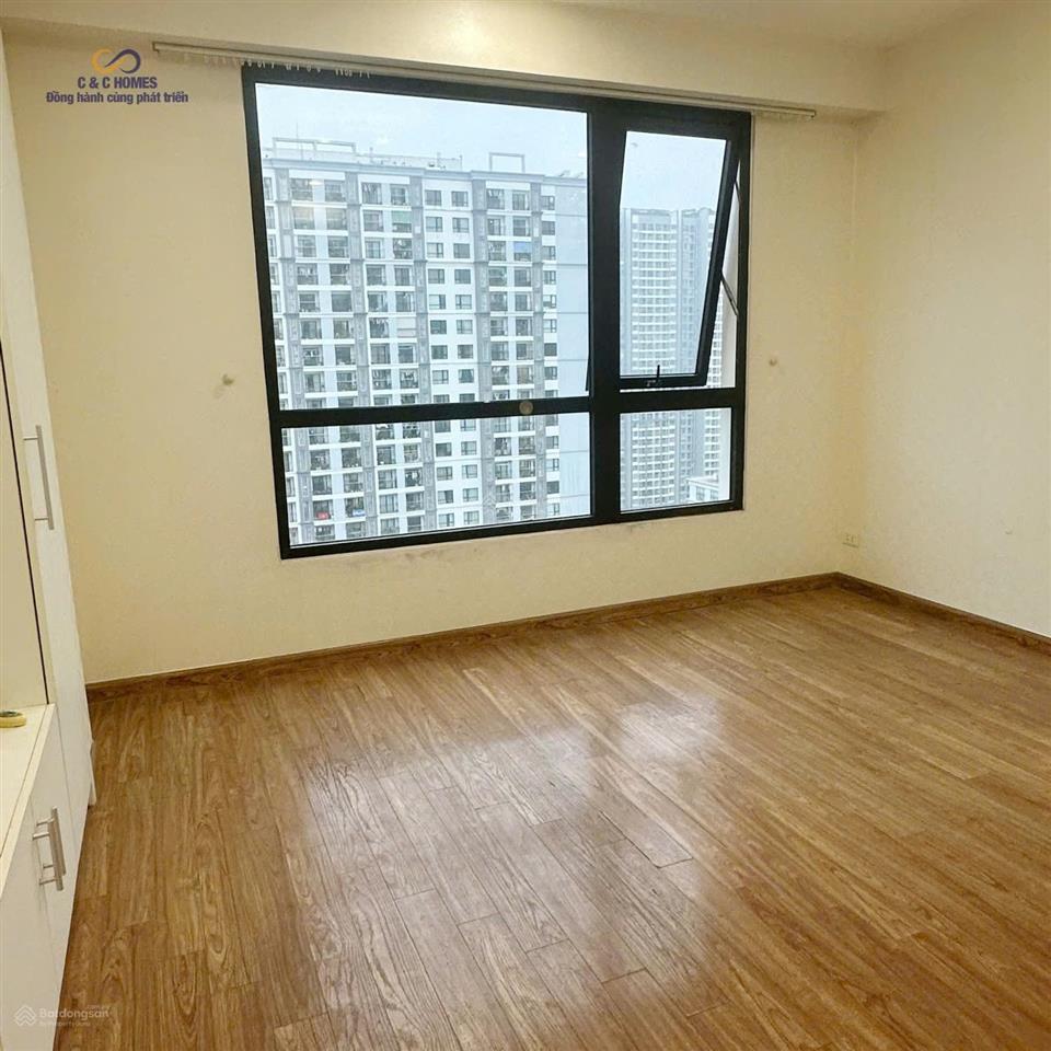 Cho thuê căn 2 ngủ không đồ nhà sạch đẹp, có slot để ô tô nhà sạch đẹp, vào luôn,  0989 840 ***