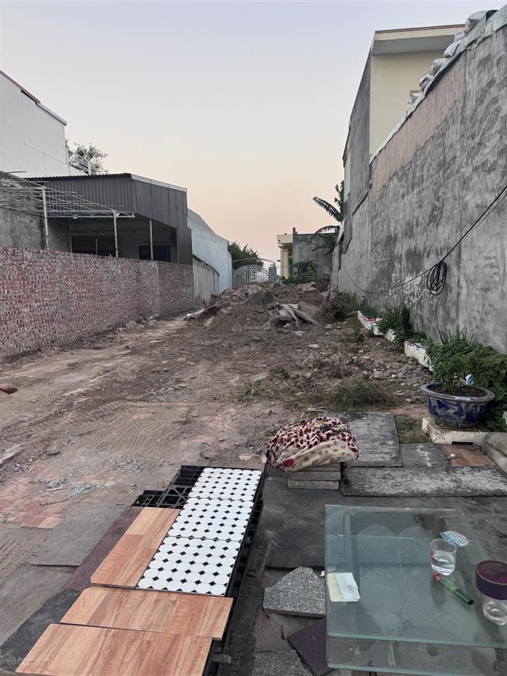 Bán gấp 576m2 lô đất mặt đường 354