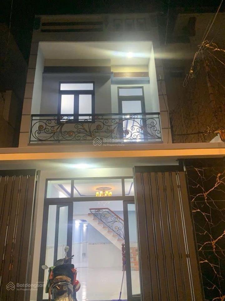 82m 7,380tỷ  trừơng chinhđông hưng thuận q12  2 lầu  đường 6m thông xe tải