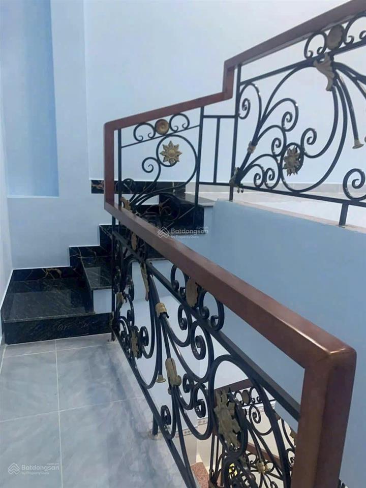 82m 7,380tỷ  trừơng chinhđông hưng thuận q12  2 lầu  đường 6m thông xe tải