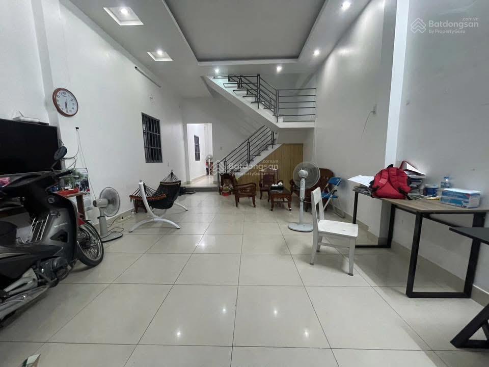 100m2  4,7tỷ  nhà 2 tầng  ngay công viên, phần mềm quang trung  đường tch34  trung mỹ tây, q12