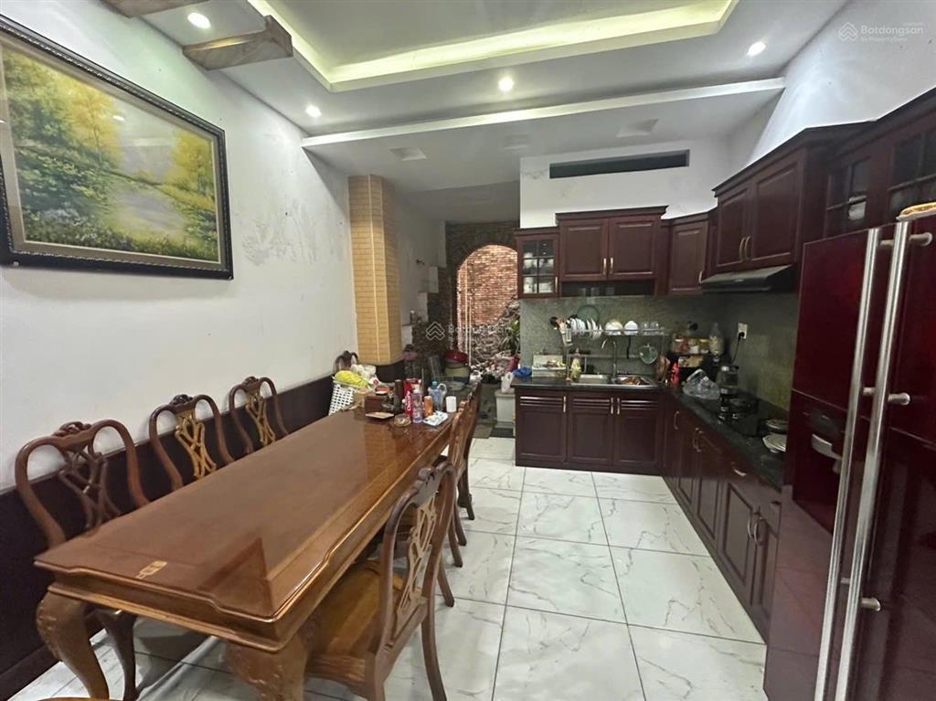 Mặt tiền kinh doanh sầm uất  hậu lân  bà điểm  hóc môn  5tầng  đường 10m xe tải tránh 