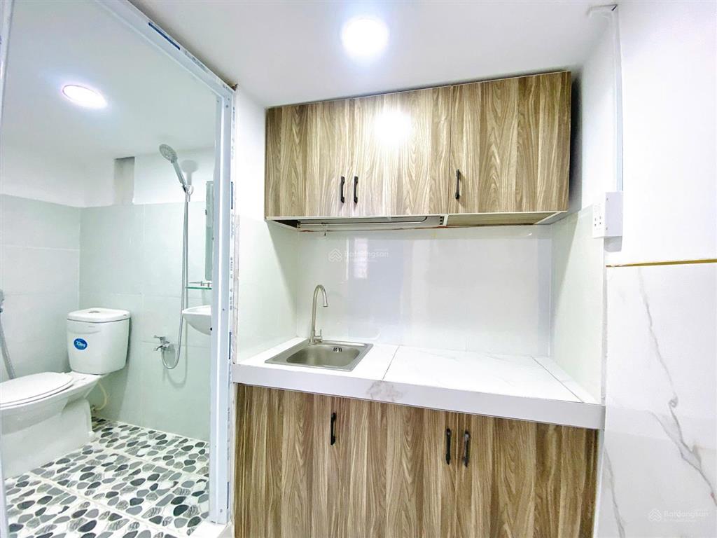 Phòng gác cao  rộng chưa qua sử dụng  sẵn máy lạnh tủ đồ