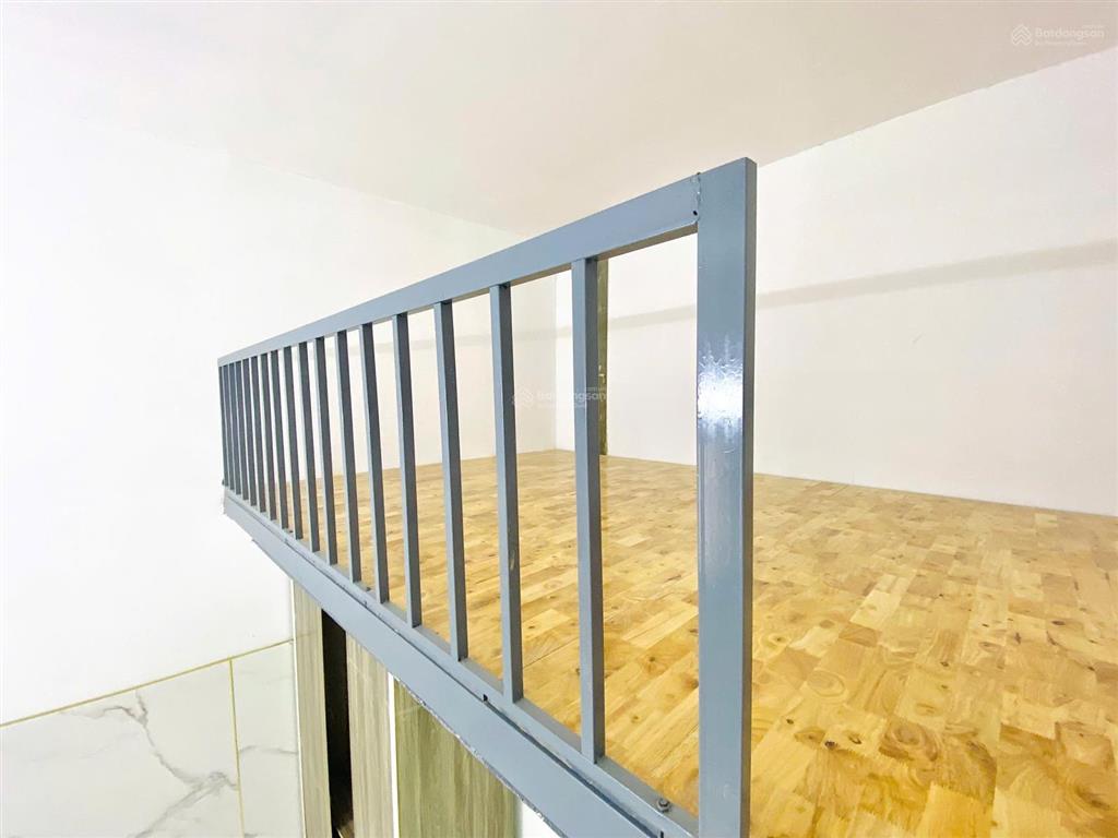Phòng gác cao  rộng chưa qua sử dụng  sẵn máy lạnh tủ đồ