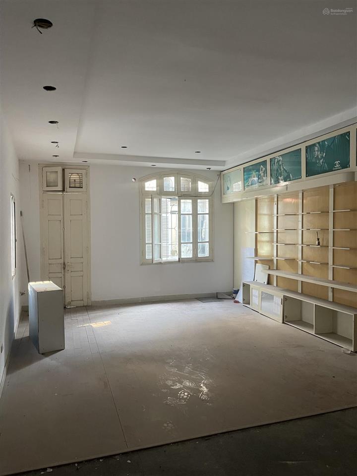 Cho thuê nhà mặt phố hàng vải giá tốt trung tâm phố cổ