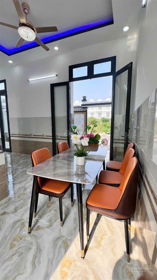 Bán nhà đường ấp 6, xã hưng long, bình chánh giá còn thương lượng