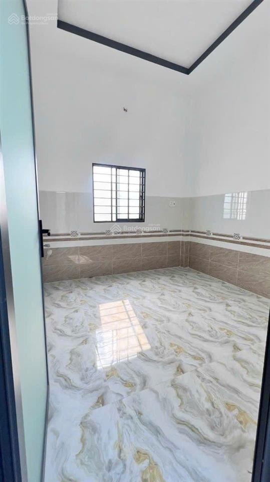 Bán nhà đường ấp 6, xã hưng long, bình chánh giá còn thương lượng