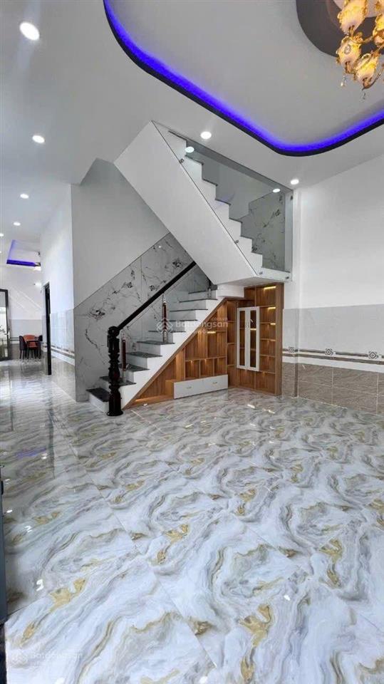 Bán nhà đường ấp 6, xã hưng long, bình chánh giá còn thương lượng