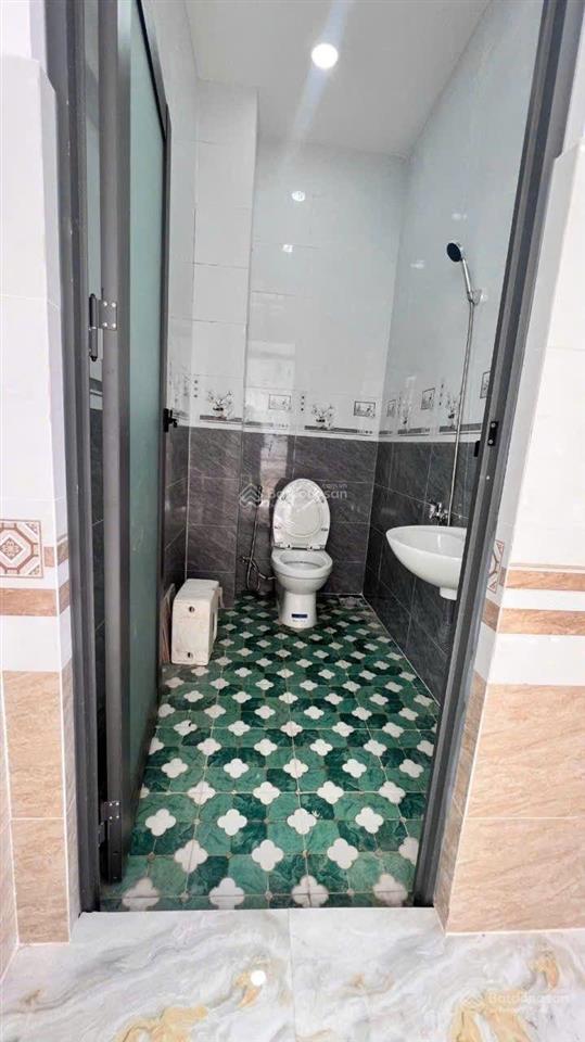 Bán nhà đường ấp 6, xã hưng long, bình chánh giá còn thương lượng