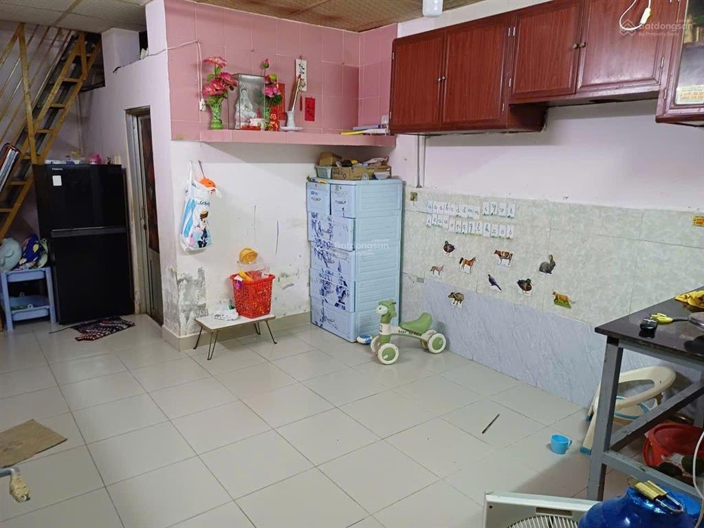 Bán nhà cách mt lạc long quân khoảng 30m giá 2 tỷ 850