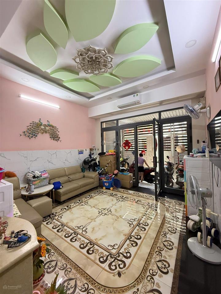 Bán nhà hxh bà hom mới cứng. đầy đủ tiện nghi