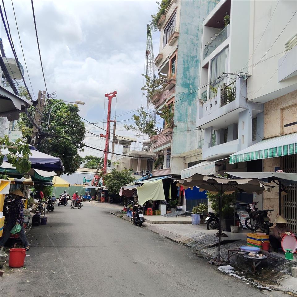 Bán nhanh nhà chợ hồ trọng quý 4x15, nhà 4 lầu, giá tốt