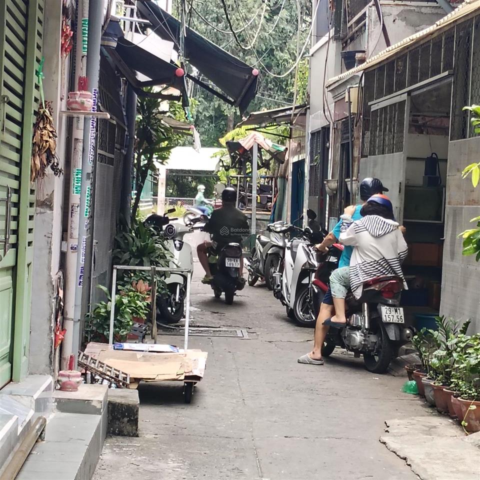 Cần bán nhà sát nguyễn văn luông. mega bình phú