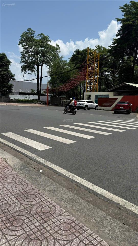 Cần bán nhà sát nguyễn văn luông. mega bình phú