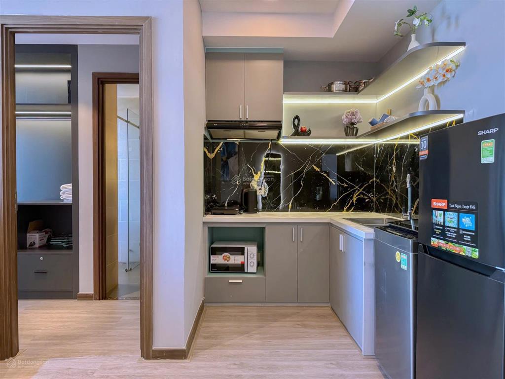 Cần bán căn hộ chung cư csj, view trực diện biển tầng 18, đầy đủ nội thất, đang có hđ thuê là 15tr