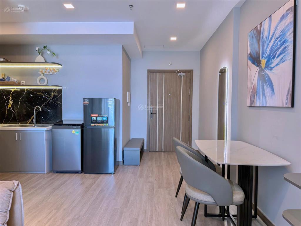 Cần bán căn hộ chung cư csj, view trực diện biển tầng 18, đầy đủ nội thất, đang có hđ thuê là 15tr
