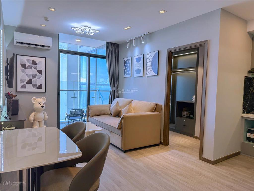 Cần bán căn hộ chung cư csj, view trực diện biển tầng 18, đầy đủ nội thất, đang có hđ thuê là 15tr