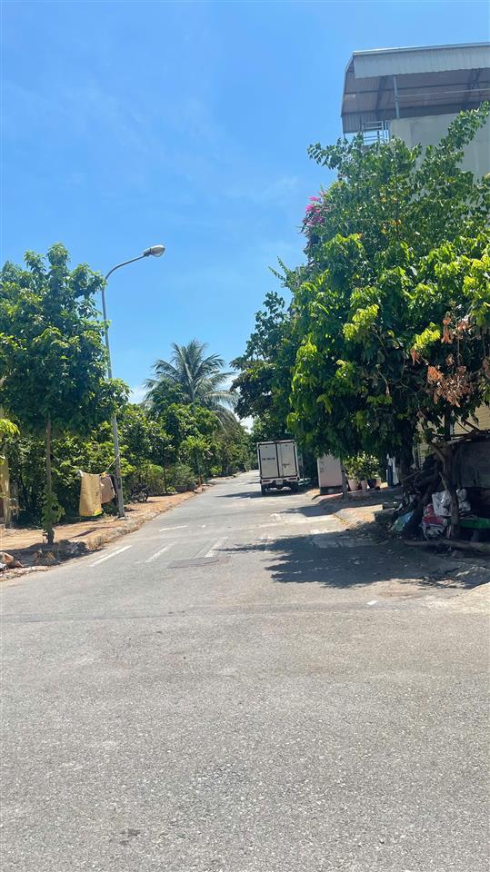 CHÍNH CHỦ CẦN BÁN 79.7 M2 TĐC GIA LÂM, VIEW VƯỜN HOA, GIÁ CHỈ 166TR/M2, LH 0985865658