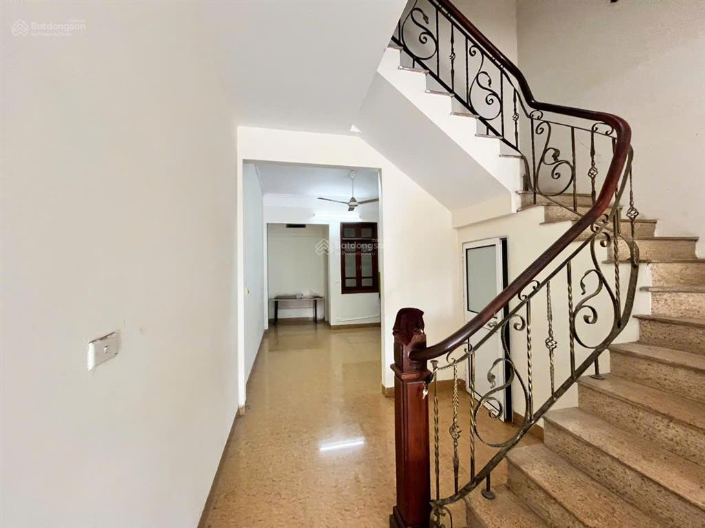 Cho thuê nhà riêng, chính chủ, diện tích sàn 75m2*3.5 tầng tại số nhà 78 ngõ 23 đường đức diễn