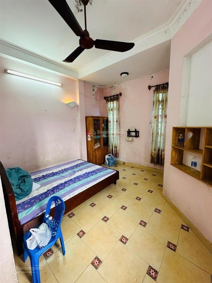 Vị trí tuyệt đẹp cạnh mặt tiền, ngay khu vip bàu cát trung tâm tân bình, gần trường học các cấp