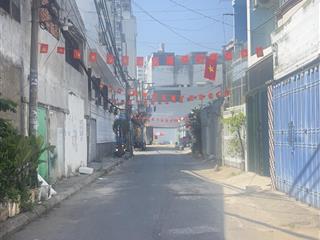 Nhà gần âu cơ 46m 3 tầng ngang 4.4 tiện ích chung quanh đầy đủ , chỉ 5 phút tới sân bay