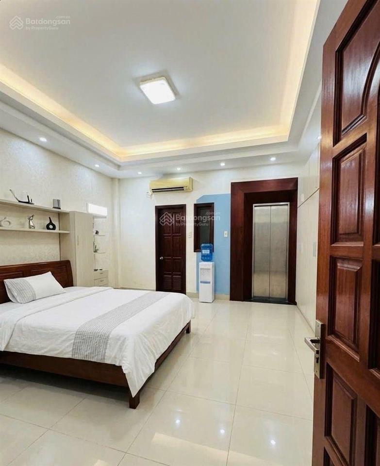 + diện tích 96m2 5x19, 1 trệt, 1 lửng, 3 lầu, sân thượng, 7pn lớn, thang máy cuối nhà.