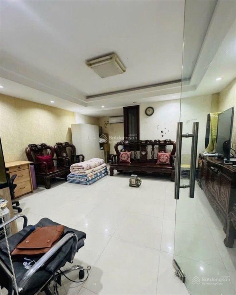 + diện tích 96m2 5x19, 1 trệt, 1 lửng, 3 lầu, sân thượng, 7pn lớn, thang máy cuối nhà.