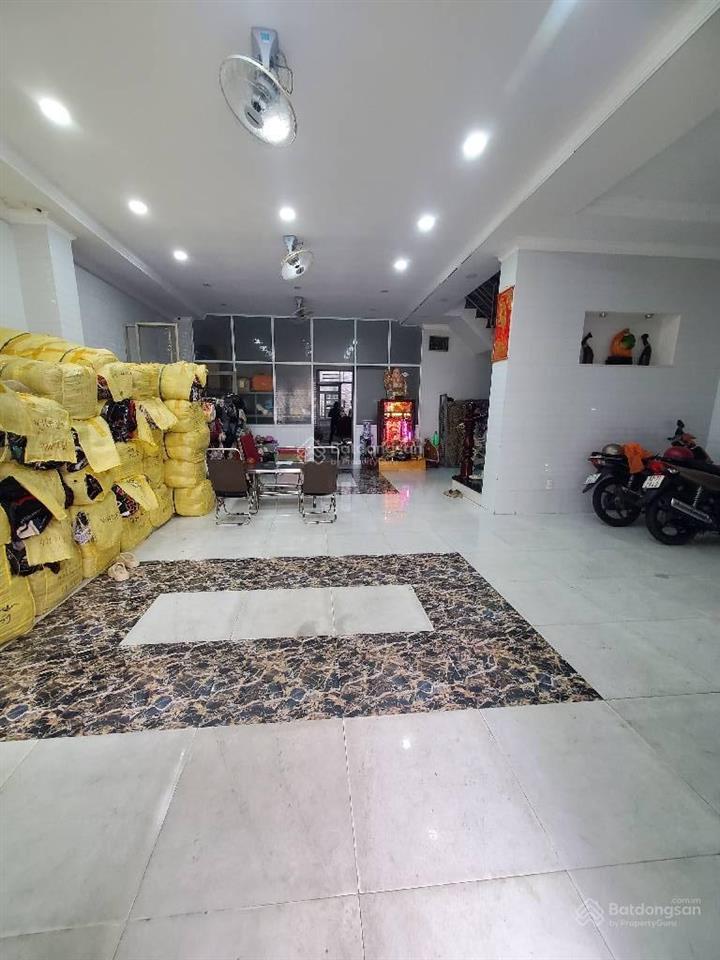 Cách mặt tiền phú thọ hòa chỉ 1 căn  xe hơi ngủ trong nhà  127m2  ngang 8,5m  4 tầng xây tâm h