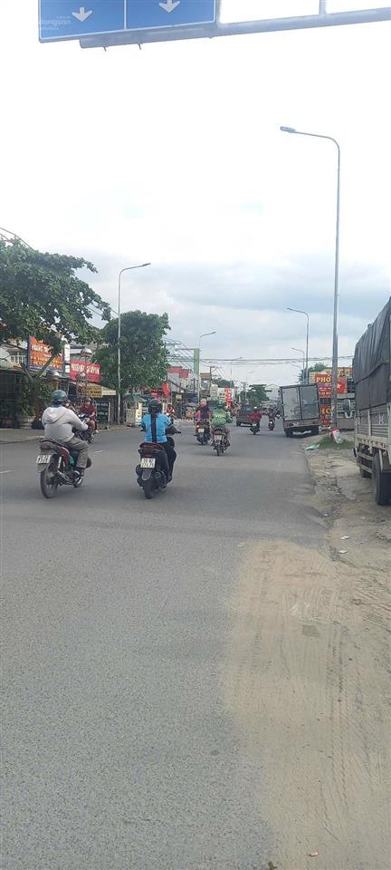 Bán đất mặt tiền đường đồng khởi 2 mặt tiền dt 403m giá 16,5 tỷ (thương lượng) * diện tích