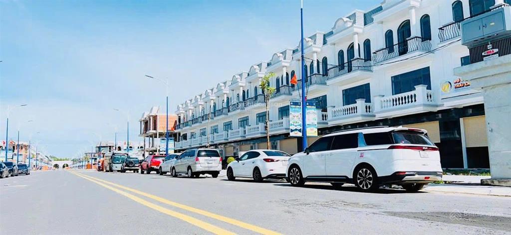 Bán shophouse 100m2, 3,950 tỷ tại thăng long central city, huyện bàu bàng