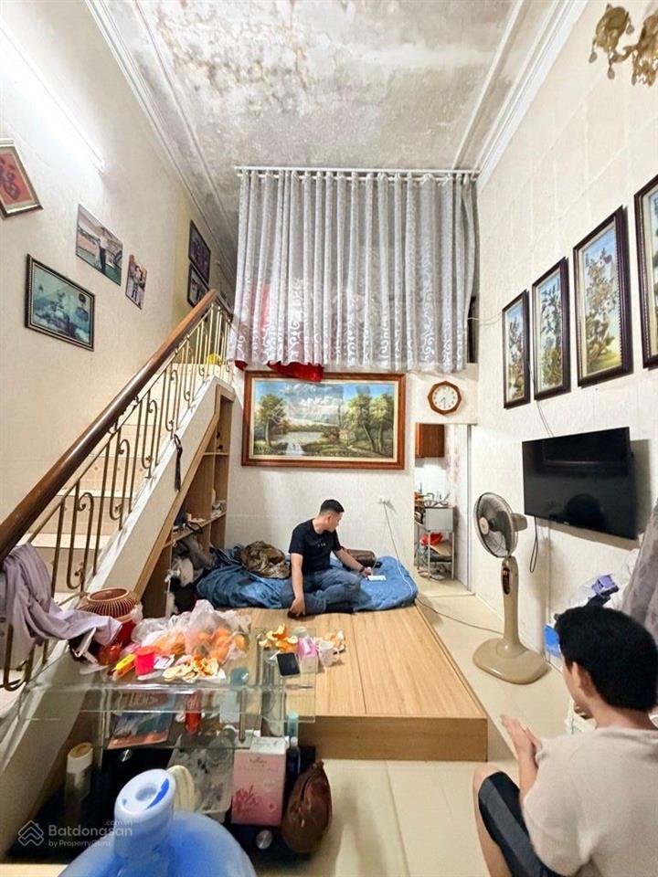 Chính chủ cần bán nhà mặt đường cự lộc  50m2  sổ vuông phù hợp xây ccmn  kinh doanh