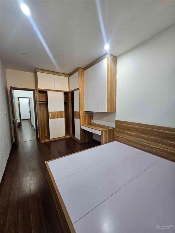 Khương đình  35m x 6 tầng thang máy  mt 4m  lô góc  ngõ 3 gác rộng thoáng  gần phố chỉ hơn 8tỷ
