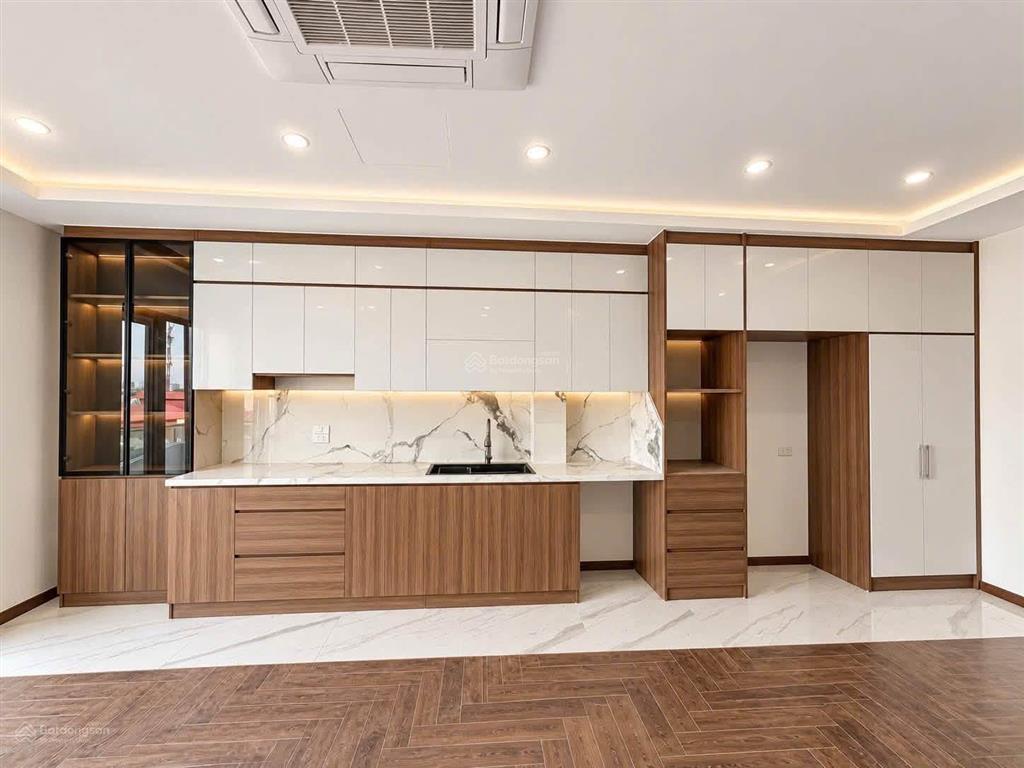 Phân lô kim mã 53m xây mới 8 tầng thang máy ngõ thông ô tô tránh kinh doanh  2 mặt ngõ  2xty